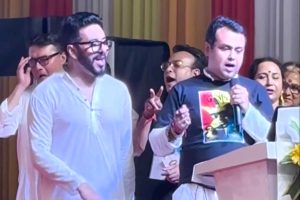 রাজনৈতিক ‘শত্রুতা’ ভুলে উত্তম স্মরণ মঞ্চে একসঙ্গে গান রাজ-কৌস্তভের, বদলাচ্ছে সমীকরণ?