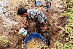 চা বাগানের মাটির নিচে বিপুল ভাণ্ডার, রাজগঞ্জে অভিযানে মিলল লক্ষ লক্ষ টাকার চোলাই!