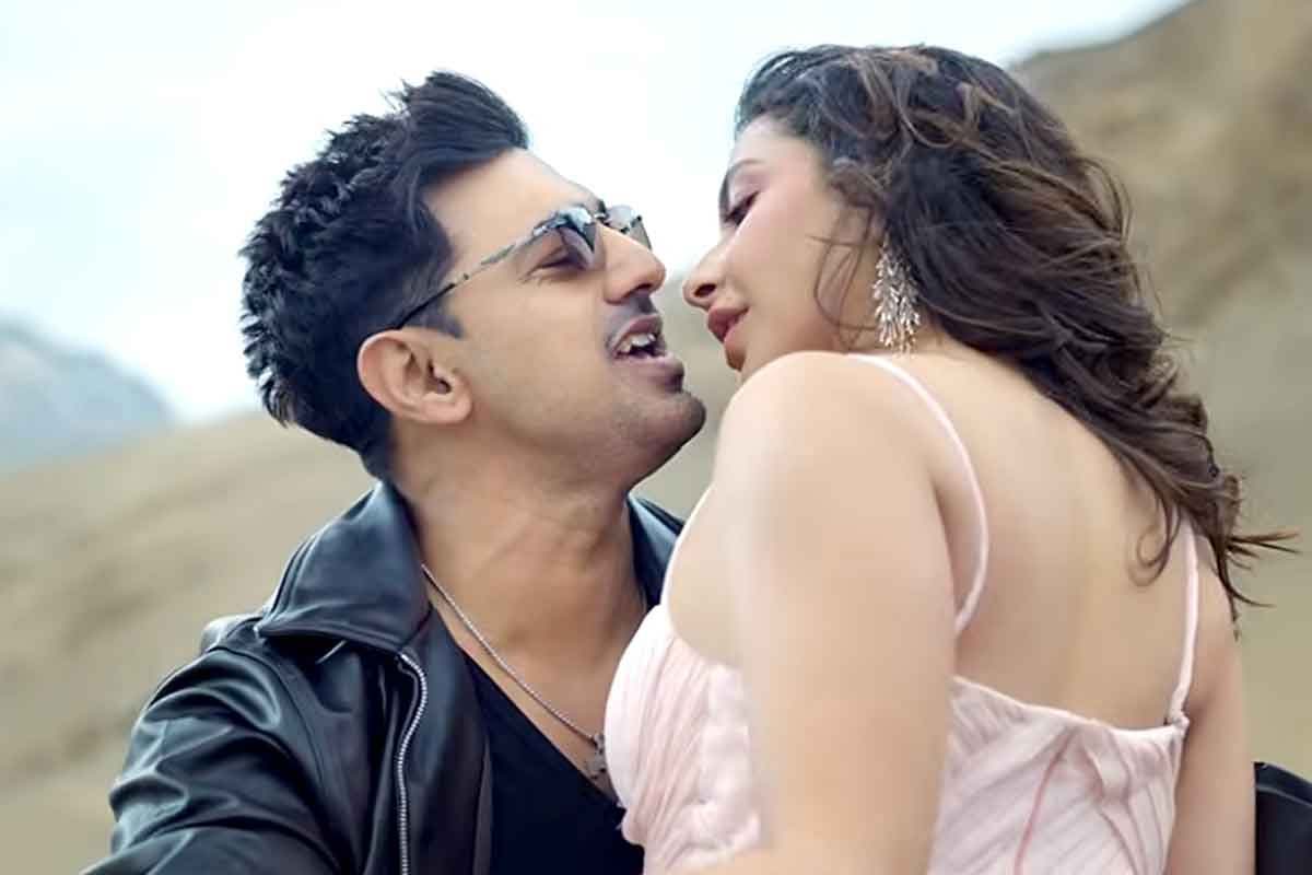 Dev and Subhashree Ganguly romantic post from DeSu 7