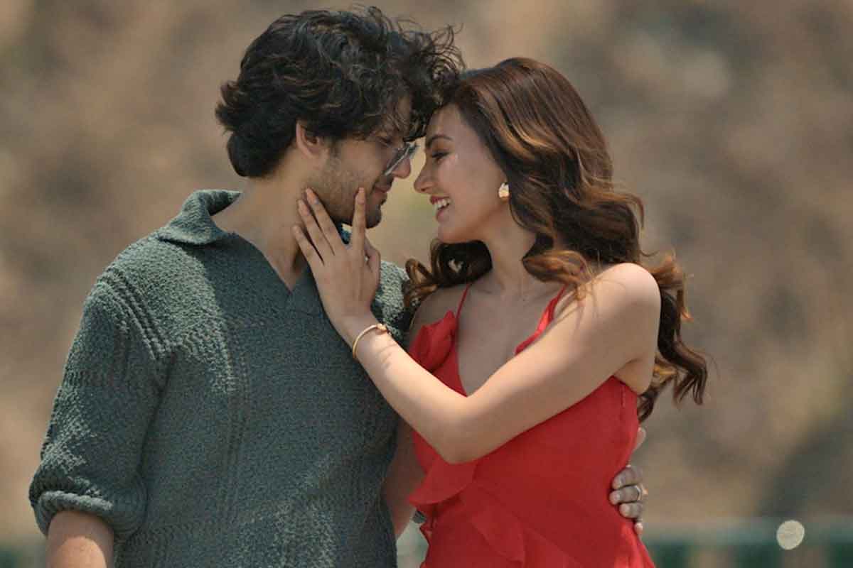 প্রেমের সিনেমা নয়, জীবনের ক্যানসার স্টাডি! কেমন হল আদৃতের ‘বেপরোয়া’?
