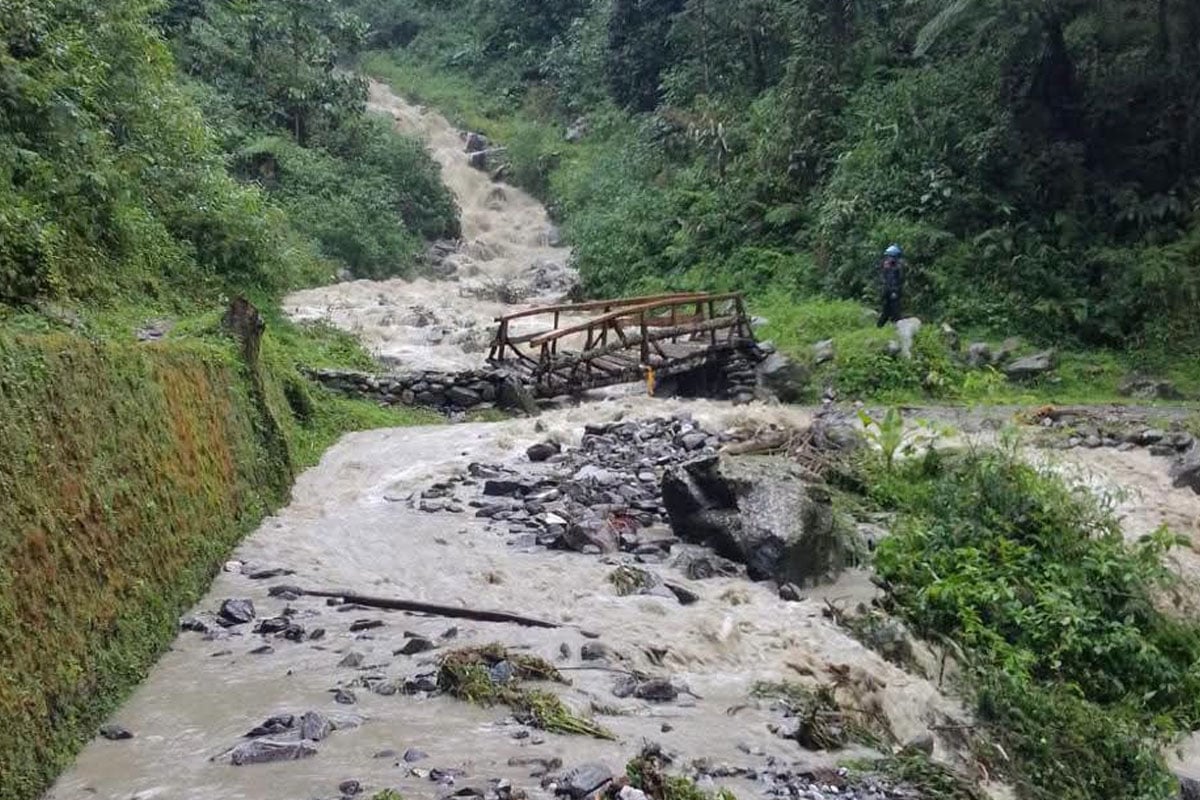 সিকিমে ভয়াবহ ভূমিধসে উধাও সেতু, হড়পা বানে বিধ্বস্ত আইসিডিএস সেন্টার!