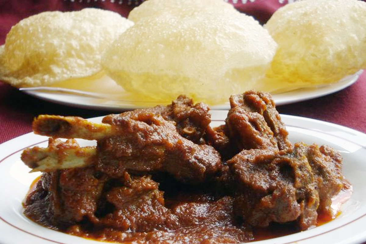 srijit mukherji puja diet plan food luchi mangsho