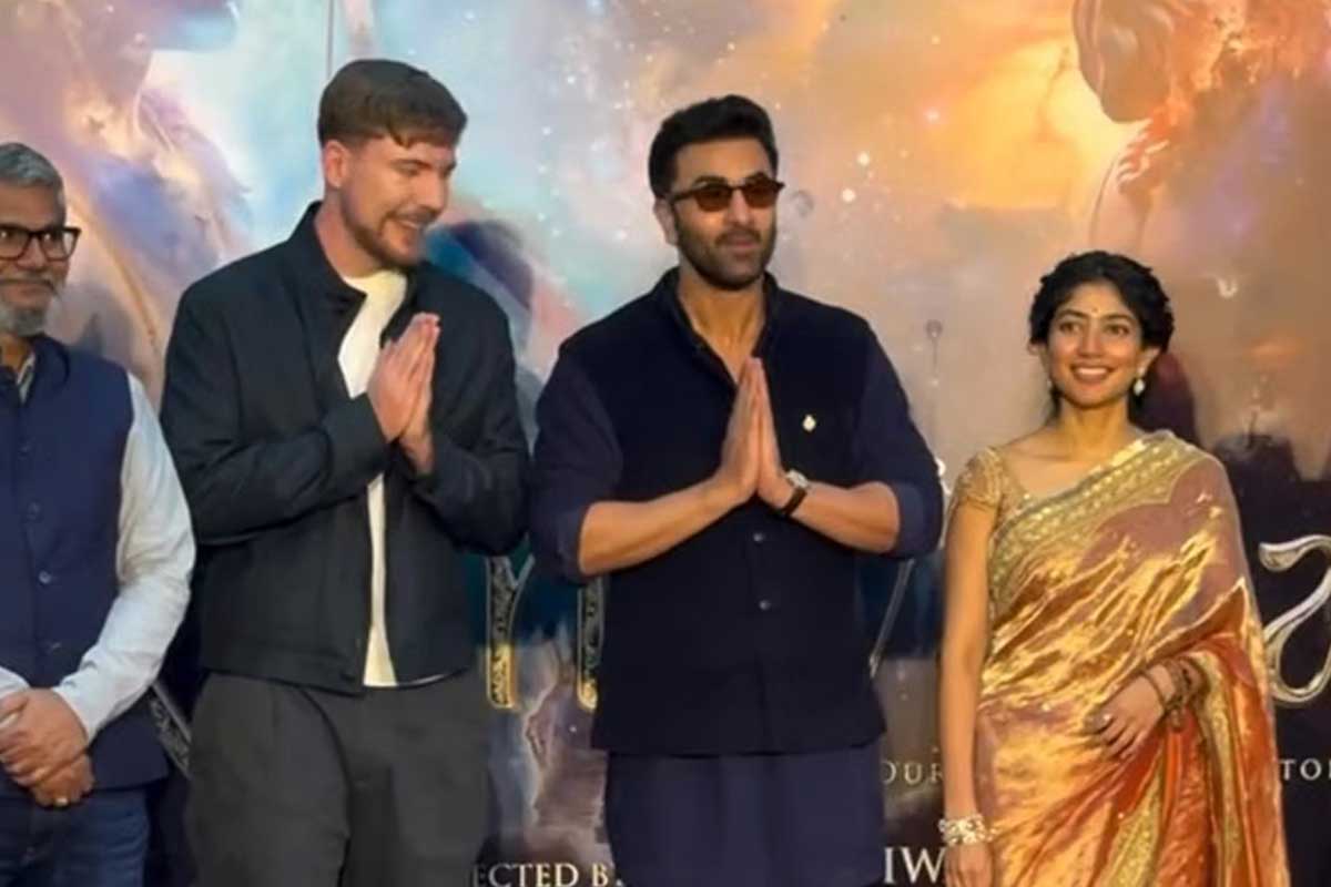 বিদেশি ইউটিউবারকে ‘জয় শ্রী রাম’ বলানো থেকে রামের মহিমা বিশ্লেষণ, ভাইরাল রণবীরের ভিডিও