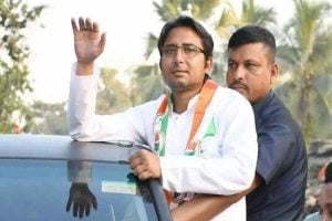 বাড়িতেই অগ্নিদগ্ধ বায়রন বিশ্বাস, সাগরদিঘির বিধায়কের আরোগ্য কামনা মুখ্যমন্ত্রীর