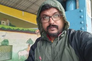 দেশবিরোধী কাজের অভিযোগে গ্রেপ্তার, ইউটিউবার নামতেই ডিমবৃষ্টি! উত্তপ্ত ব্যাঙ্কশাল কোর্ট 