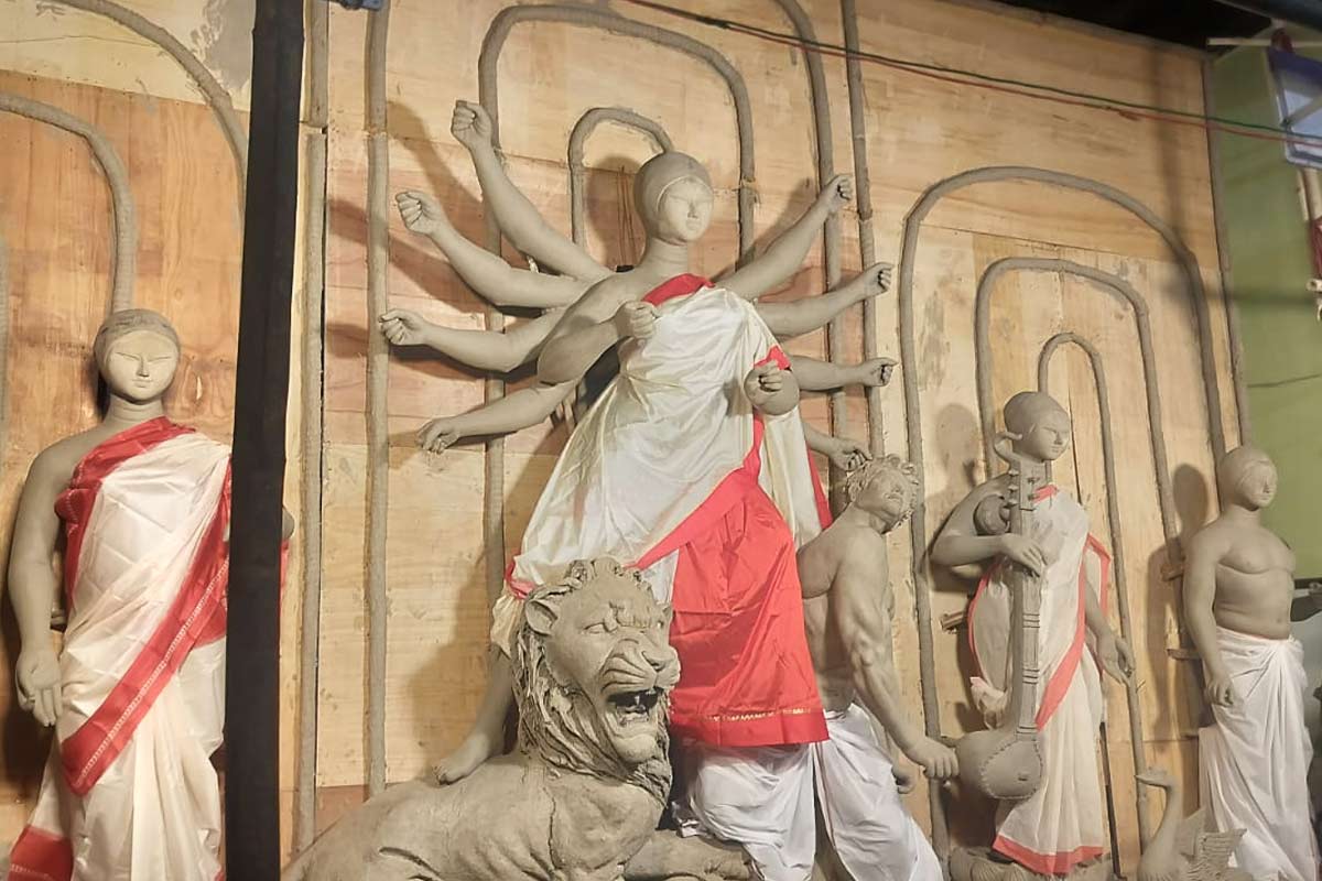 বন্দে মাতরমের স্রষ্টাকে অনন্য সম্মান, পুজোর শতবর্ষে ‘আনন্দমঠে’র আলোয় সাজবে এই মণ্ডপ