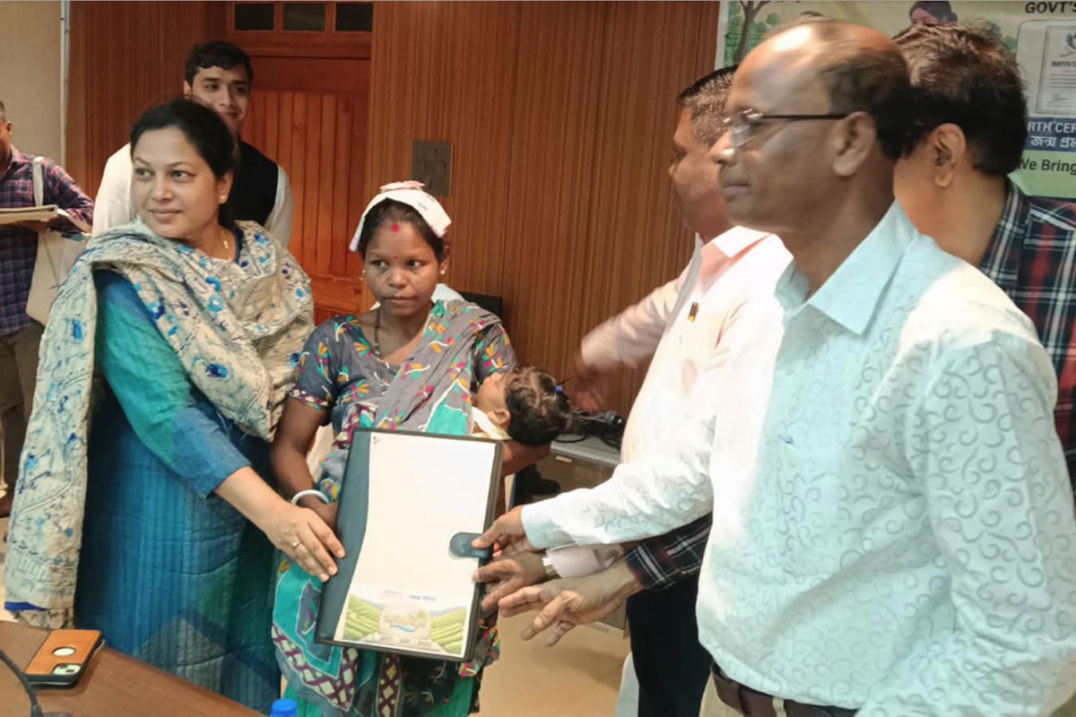 নবজাতকদের সব নথি এবার এক ছাদের তলায়! মালবাজারে শুরু ‘প্রজেক্ট পরিচয়’