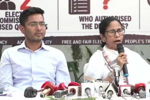 ‘সীমা খান্না, জ্ঞানেশ কুমারের ষড়যন্ত্রে ভোটপ্রক্রিয়া ধ্বংস’, দিল্লি থেকে ফের সুর চড়ালেন মমতা