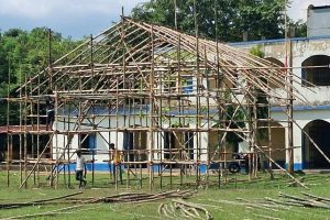 বলির রক্ত নালা বেয়ে মিশত কাঁসাই নদীতে! সাম্প্রদায়িক সম্প্রীতির দুর্গাপুজোয় অনন্য পাথরা