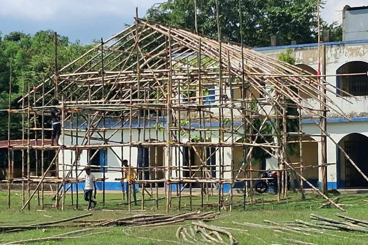 বলির রক্ত নালা বেয়ে মিশত কাঁসাই নদীতে! সাম্প্রদায়িক সম্প্রীতির দুর্গাপুজোয় অনন্য পাথরা