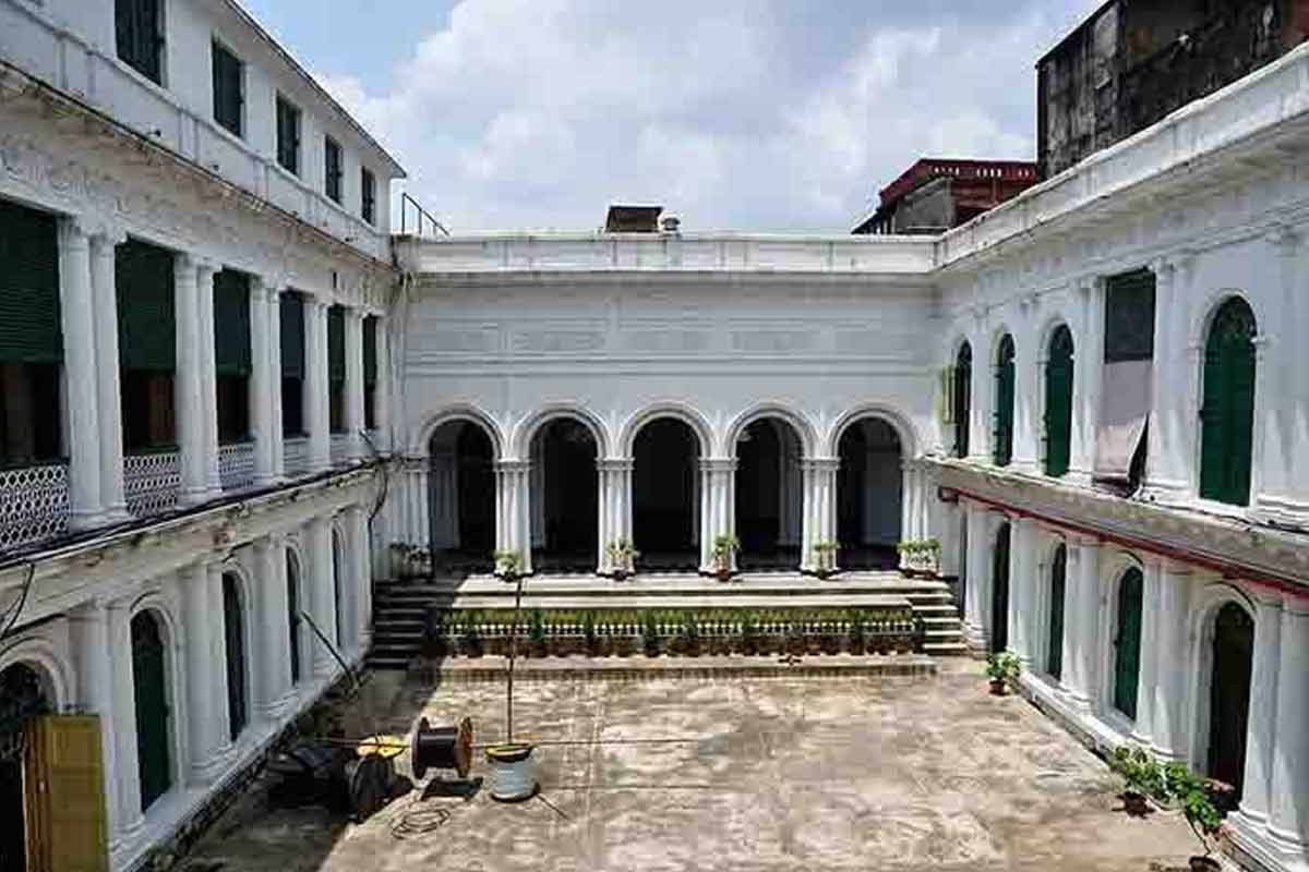 Thakur-bari-1
