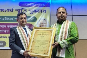 জটিল রক্তরোগের চিকিৎসায় বোন ম্যারো প্রতিস্থাপন, বিশেষ সম্মান ডা. রজত ভট্টাচার্যকে