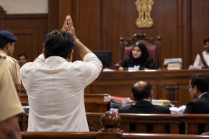 হিজাব পরিহিত বিচারককে দেখে আদালতকক্ষেই ‘জয় শ্রী রাম’ স্লোগান অভিযুক্তের! বিতর্ক শিলিগুড়িতে