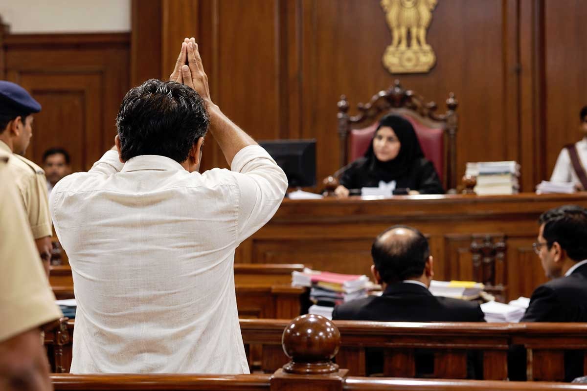 হিজাব পরিহিত বিচারককে দেখে আদালতকক্ষেই ‘জয় শ্রী রাম’ স্লোগান অভিযুক্তের! বিতর্ক শিলিগুড়িতে