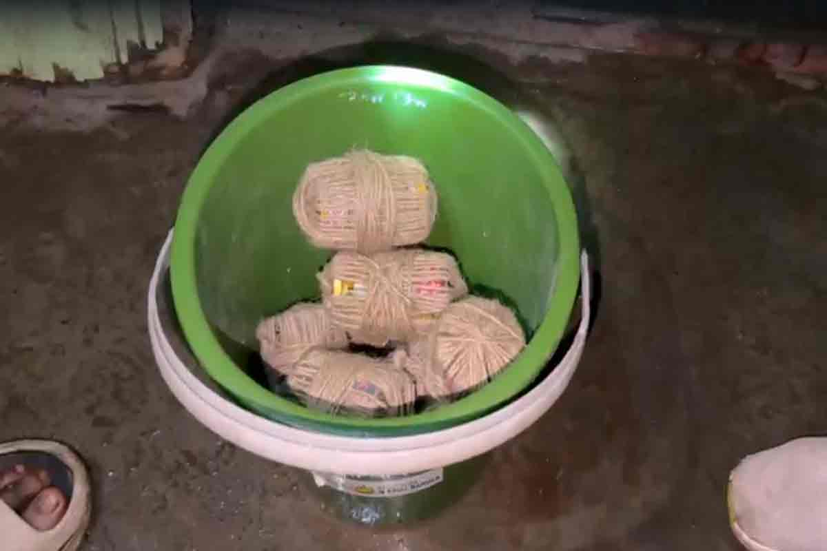 প্রাক্তন তৃণমূল কাউন্সিলরের অফিসে বালতি ভর্তি বোমা, ‘ক্ষমতায় না এলে আমাদেরই মারত’, বিস্ফোরক বিজেপি