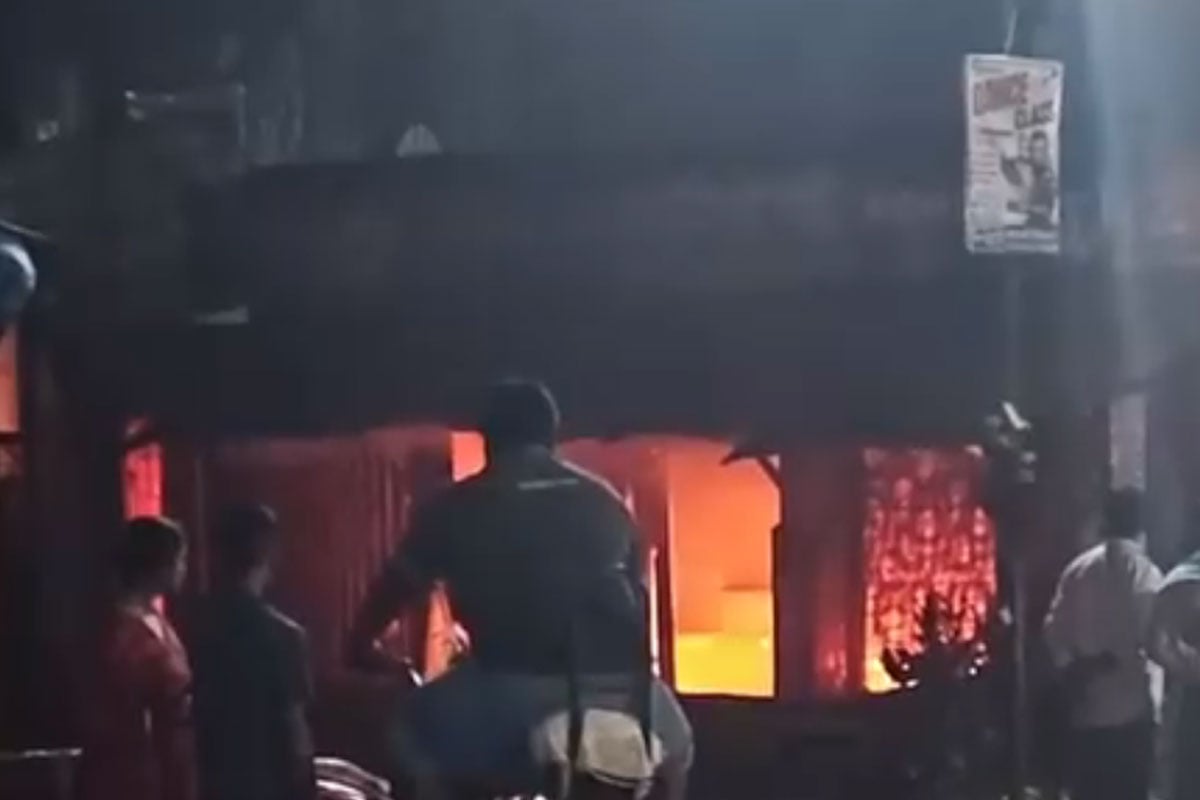রাতের অন্ধকারে পরপর সিপিএম কার্যালয়ে ভাঙচুর-আগুন! উত্তেজনা দত্তপুকুরে