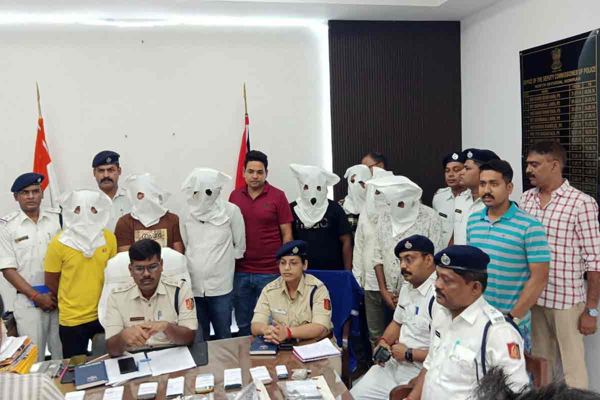 প্রকাশ্য দিবালোকে হাওড়া স্টেশন কাছ থেকে ব্যবসায়ীকে অপহরণ! গভীর রাতে পুলিশের রুদ্ধশ্বাস অভিযানে ধৃত ৭